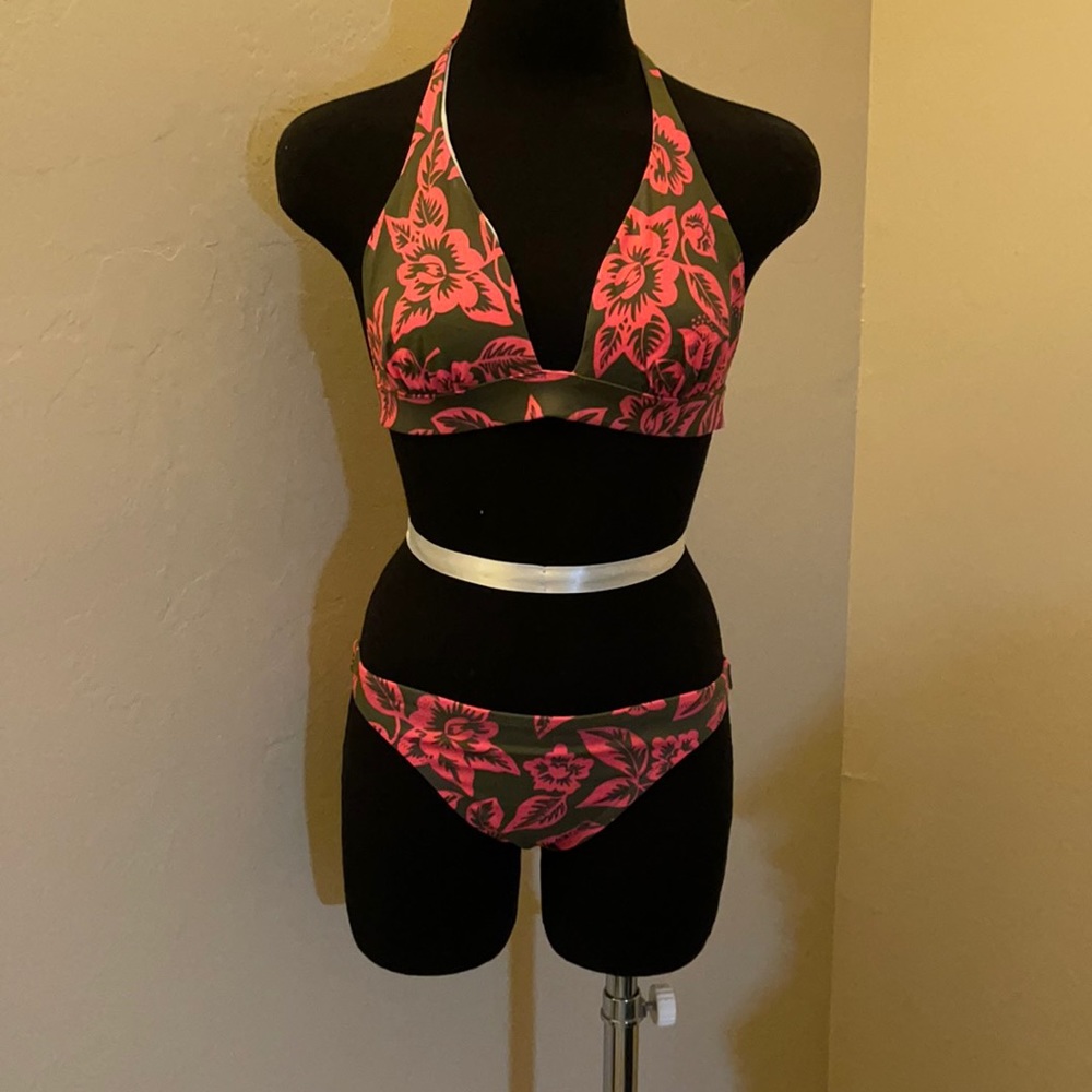 Victoria’s Secret bikini sz M